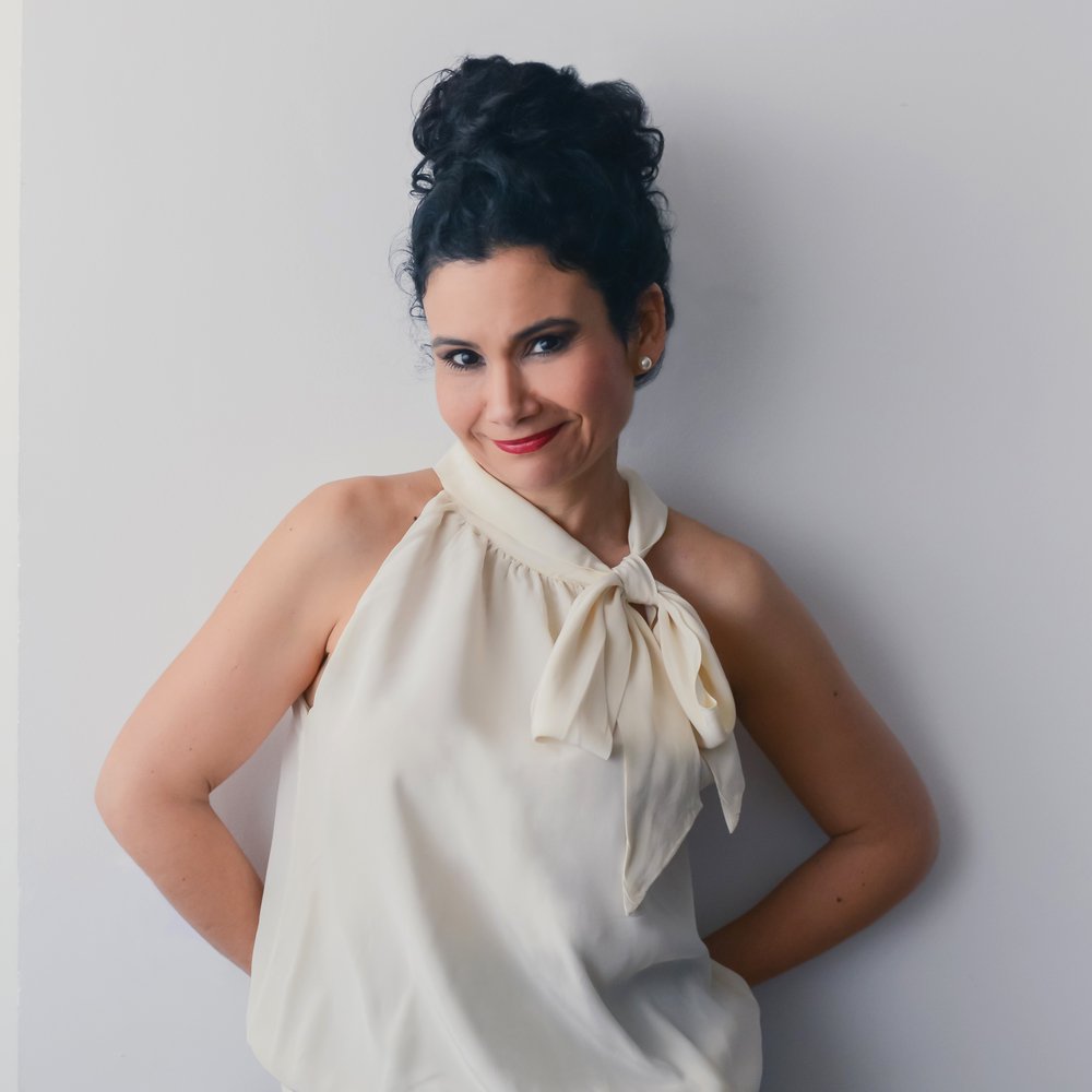 Accede a la biografía de Pilar Moráguez (soprano)